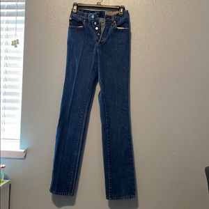 Long blue Levi’s jeans